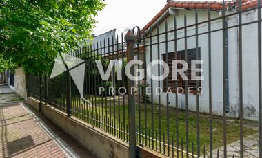 Casa en venta c/ cochera en Lomas de Zamora