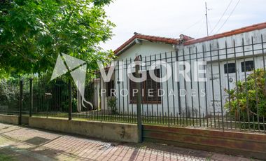 Casa en venta c/ cochera en Lomas de Zamora