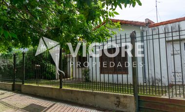 Casa en venta c/ cochera en Lomas de Zamora