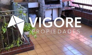 PH en venta c/ cochera en Parque Avellaneda