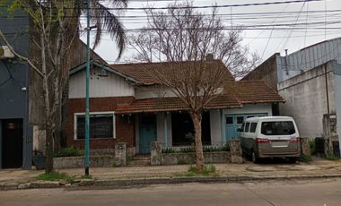 VENTA PH PLANTA BAJA FRENTE 5 AMB A RECICLAR MUNRO