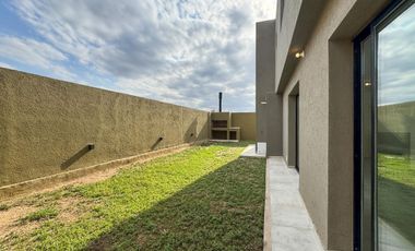 ALQUILER DUPLEX PAMPAS DE MANANTIALES