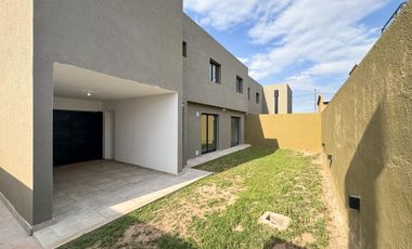 ALQUILER DUPLEX PAMPAS DE MANANTIALES