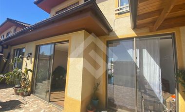Casa en Venta en Isla de Maipo Central