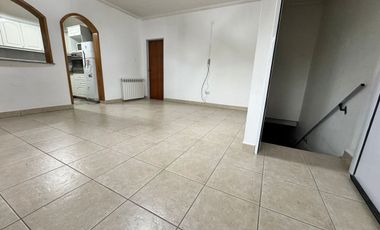 VENTA DEPTO 2 DORM. 2 COCH. Y GALPON APTO TALLER