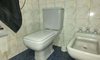 VENTA DEPTO 2 DORM. 2 COCH. Y GALPON APTO TALLER