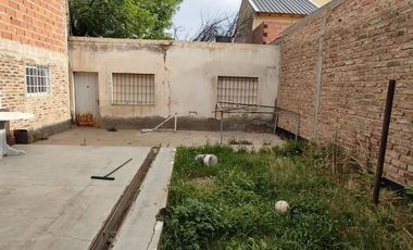 VENTA DEPTO 2 DORM. 2 COCH. Y GALPON APTO TALLER