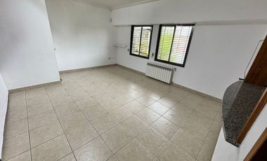 VENTA DEPTO 2 DORM. 2 COCH. Y GALPON APTO TALLER