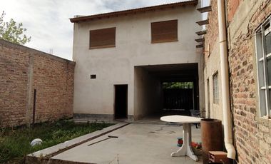 VENTA DEPTO 2 DORM. 2 COCH. Y GALPON APTO TALLER