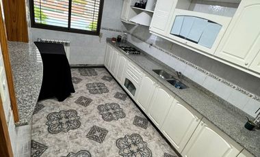 VENTA DEPTO 2 DORM. 2 COCH. Y GALPON APTO TALLER