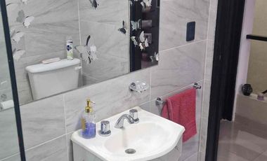 Venta PH 2 ambientes local Parque Avellaneda