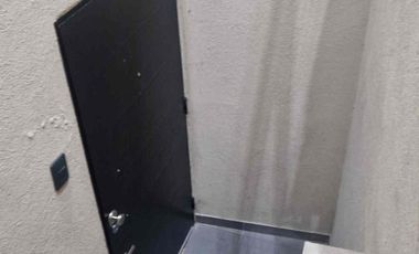 Venta PH 2 ambientes local Parque Avellaneda