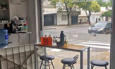 Venta PH 2 ambientes local Parque Avellaneda