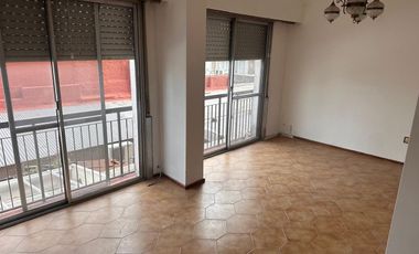 VENTA DEPARTAMENTO 6 AMBIENTES EN CAMPANA CENTRO