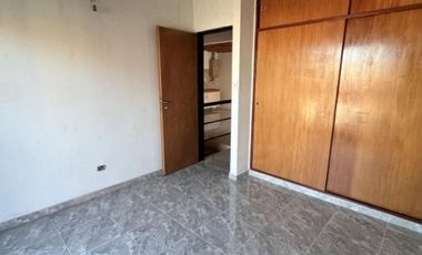 VENTA-PH 4AMB- LANUS ESTE- CON GARAGE