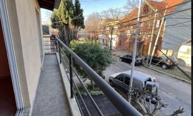 VENTA-PH 4AMB- LANUS ESTE- CON GARAGE