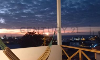 Venta Casa en Punta Blanca, 3 Dormitorios, balcón con vista al mar. J.Gar