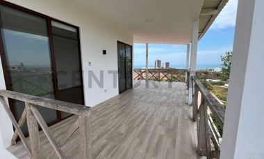 Venta Casa en Punta Blanca, 3 Dormitorios, balcón con vista al mar. J.Gar