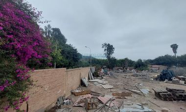Terrenos Comerciales Venta CAL. Managua - LA MOLINA