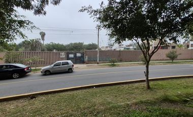 Terrenos Comerciales Venta CAL. Managua - LA MOLINA