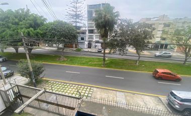 OPORTUNIDAD ÚNICA! VENTA DE DEPARTAMENTO REMODELADO EN LAS GARDENIAS - SURCO