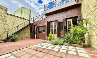 Casa en Coghlan 5 ambientes con terraza y patio