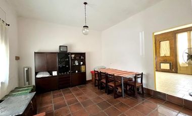 Casa en Coghlan 5 ambientes con terraza y patio