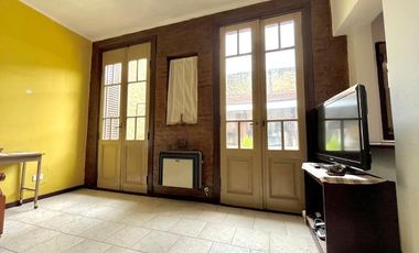 Casa en Coghlan 5 ambientes con terraza y patio