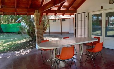 Casa en venta - 1 Dormitorio 2 Baños - 1.956Mts2 - Carmen de Areco