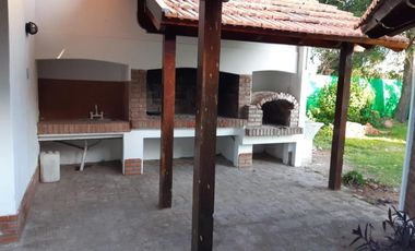 Casa en venta - 1 Dormitorio 2 Baños - 1.956Mts2 - Carmen de Areco