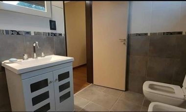 Casa en venta - 2 Dormitorios 2 Baños - Cocheras - 300Mts2 - Carhué