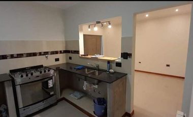 Casa en venta - 2 Dormitorios 2 Baños - Cocheras - 300Mts2 - Carhué