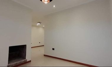 Casa en venta - 2 Dormitorios 2 Baños - Cocheras - 300Mts2 - Carhué