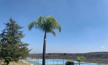 Se vende terreno en Hacienda real 1800