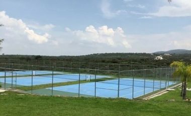 Se vende terreno en Hacienda real 1800