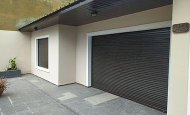 Casa en venta - 3 Dormitorios 2 Baños - Cocheras - 194Mts2 - Mar del Plata