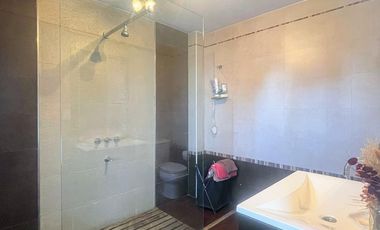 Venta de Casa 5 Amb. en Ramos Mejia S/lote 400M² C/Parque, Quincho y Piscina