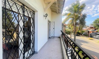 Venta de Casa 5 Amb. en Ramos Mejia S/lote 400M² C/Parque, Quincho y Piscina