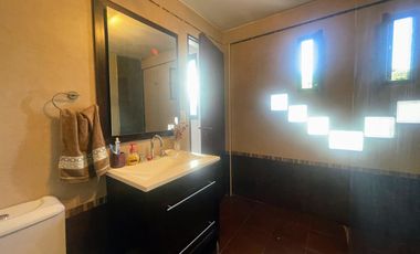 Venta de Casa 5 Amb. en Ramos Mejia S/lote 400M² C/Parque, Quincho y Piscina