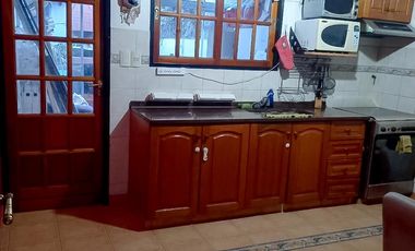 Venta PH 3 ambientes con jardin, parrilla y cochera en Castelar Norte.