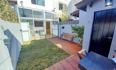 Venta PH 3 ambientes con jardin, parrilla y cochera en Castelar Norte.
