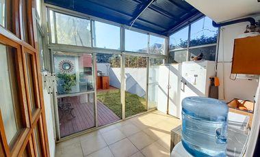 Venta PH 3 ambientes con jardin, parrilla y cochera en Castelar Norte.