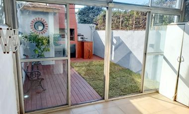 Venta PH 3 ambientes con jardin, parrilla y cochera en Castelar Norte.