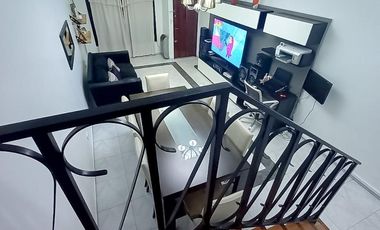 Venta PH 3 ambientes con jardin, parrilla y cochera en Castelar Norte.