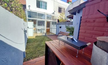 Venta PH 3 ambientes con jardin, parrilla y cochera en Castelar Norte.