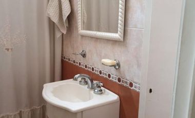 CASA 4 AMBIENTES SOBRE LOTE DE 330m2 en magnasco y solis