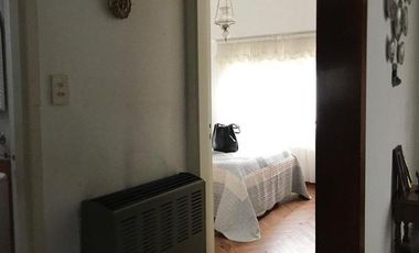 CASA 4 AMBIENTES SOBRE LOTE DE 330m2 en magnasco y solis