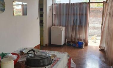 CASA 4 AMBIENTES SOBRE LOTE DE 330m2 en magnasco y solis