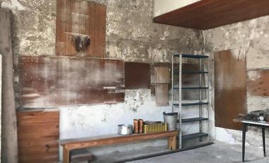 CASA 4 AMBIENTES SOBRE LOTE DE 330m2 en magnasco y solis