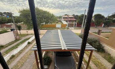 PH en venta - 3 Dormitorios 2 Baños - Cochera - 120Mts2 - Las Toninas